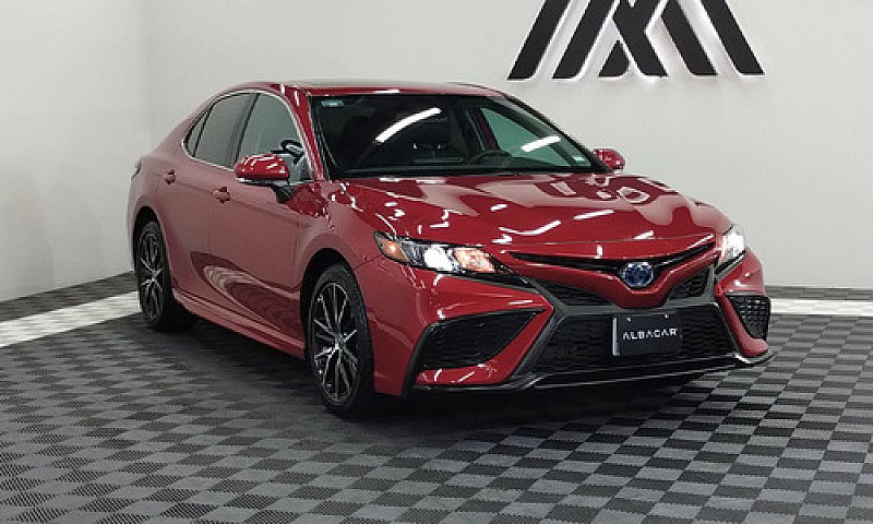 Toyota Camry 2023 2....