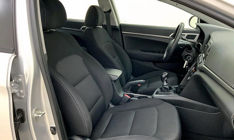 Hyundai Elantra 2018...