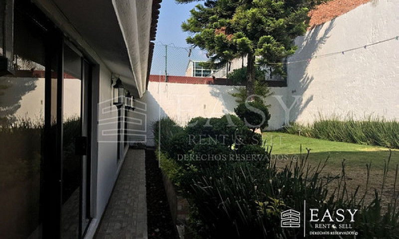 Venta De Casa En Zon...