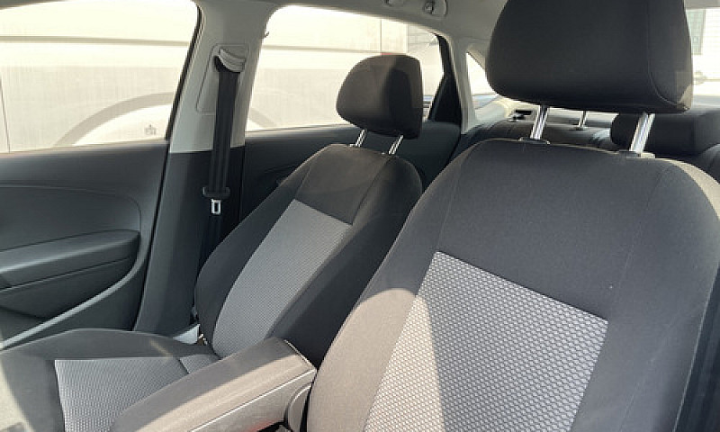 Volkswagen Vento 1.6...