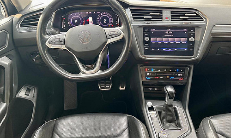 Vw Tiguan R-Line 2.0...
