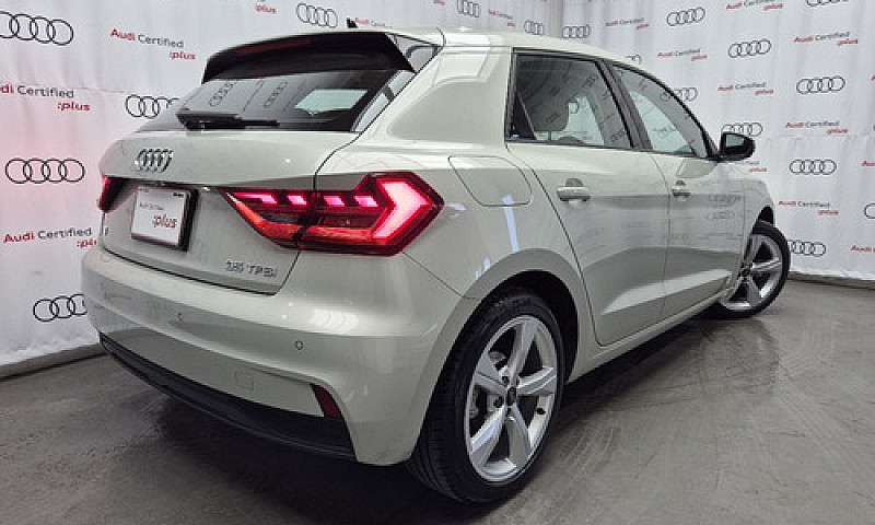 Audi  A1  2024...