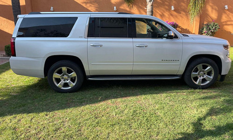 Chevrolet Suburban 5...