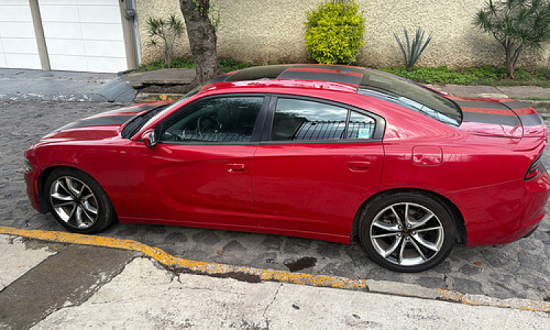 Dodge Charger 5.7 R-...