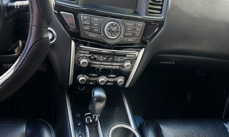 Nissan Pathfinder 3....