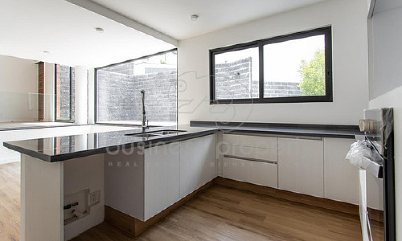Hermosa Casa Dentro ...