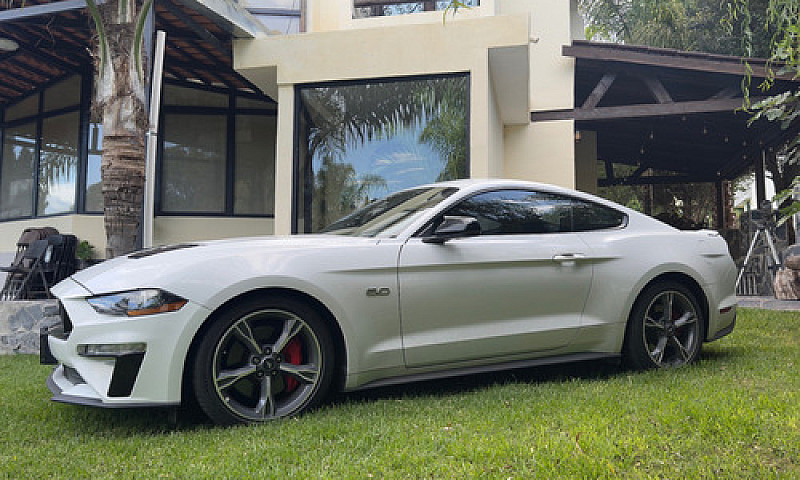 Ford Mustang 5.0L Gt...
