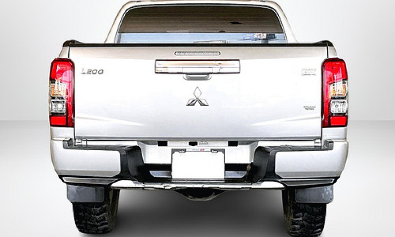 Mitsubishi L200 2021...