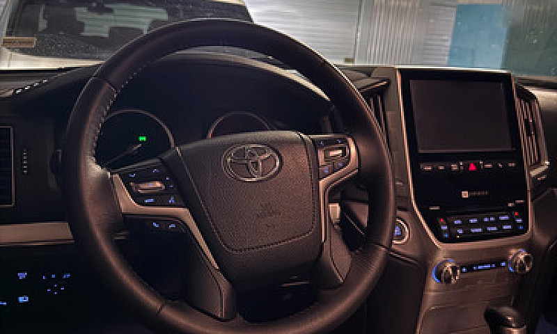 Toyota Land Cruiser ...