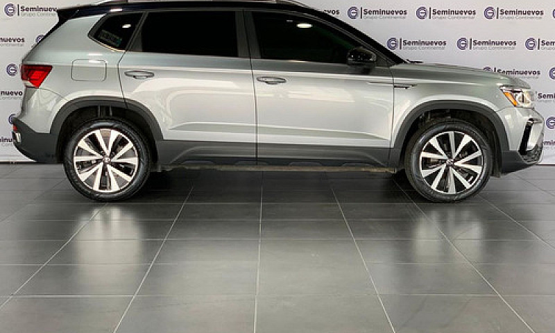 Volkswagen Taos 2023...