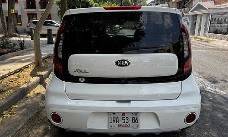 Kia Soul 1.6 Lx Mt...