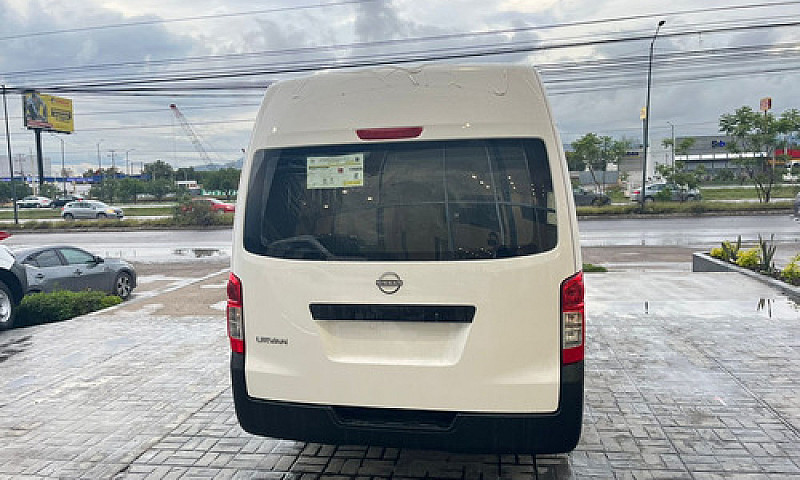 Nissan Urvan 2.5 15 ...