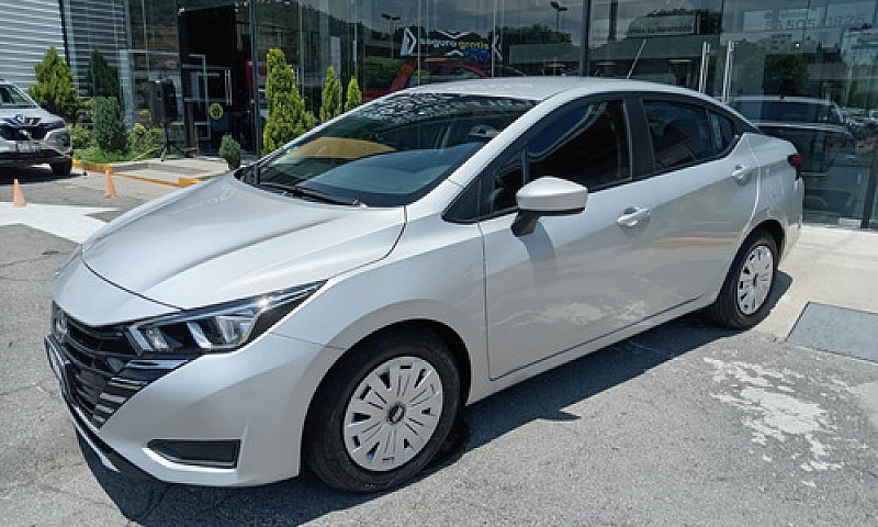 Nissan Versa 1.6 Sen...
