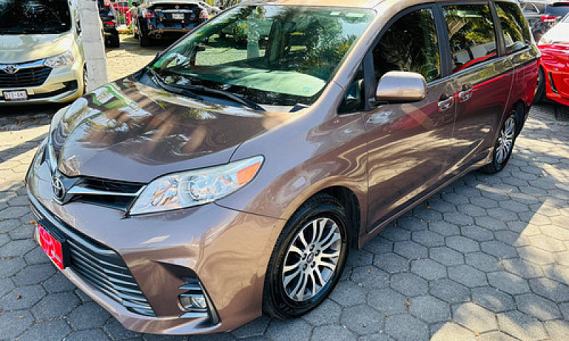 Toyota Sienna 2019...