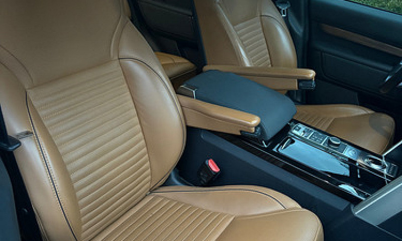 Land Rover Discovery...