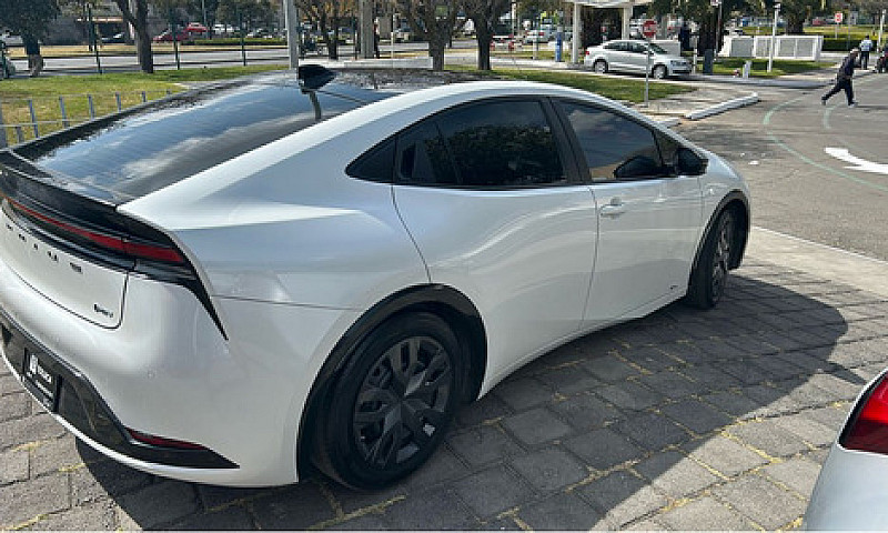 Toyota Prius 2023...