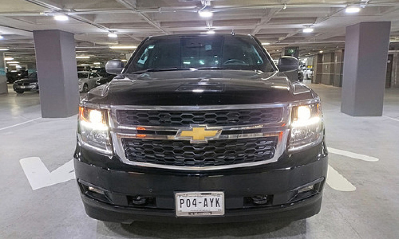 Chevrolet Suburban 2...