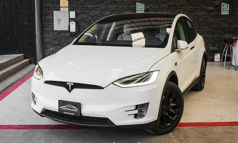 Tesla Model X 2016 9...