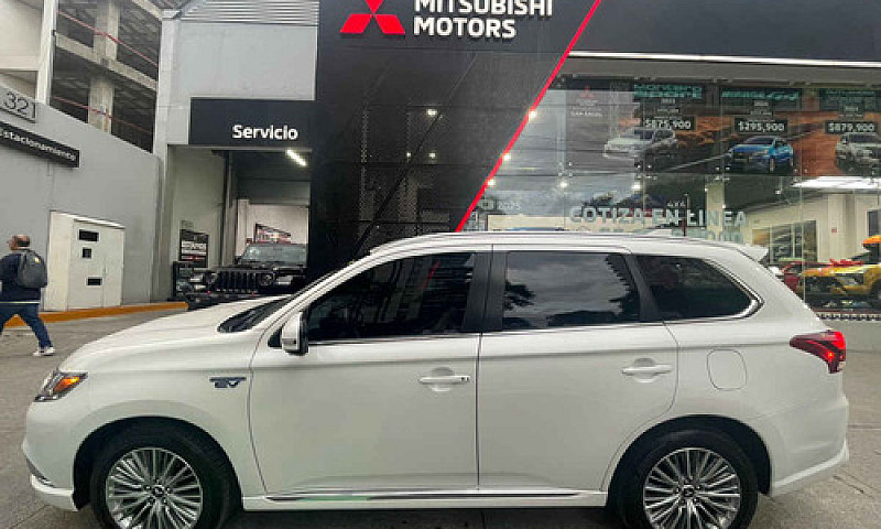 Mitsubishi Outlander...