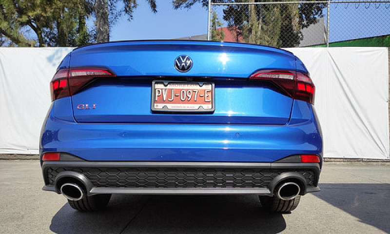 Volkswagen Jetta 2.0...