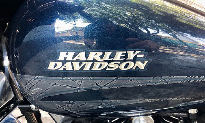 Herley-Davidson  Str...