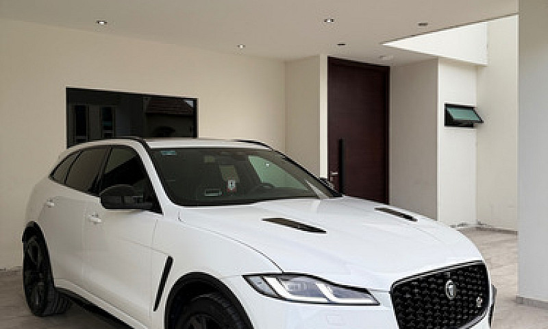 Jaguar F-Pace Svr...