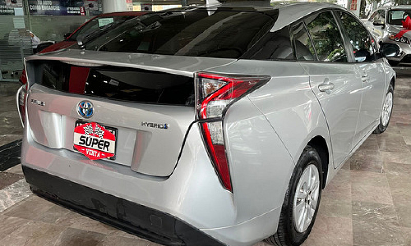 Toyota Prius 2017 1....