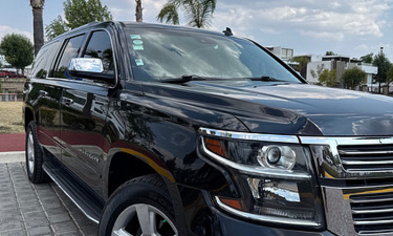 Chevrolet Suburban 5...