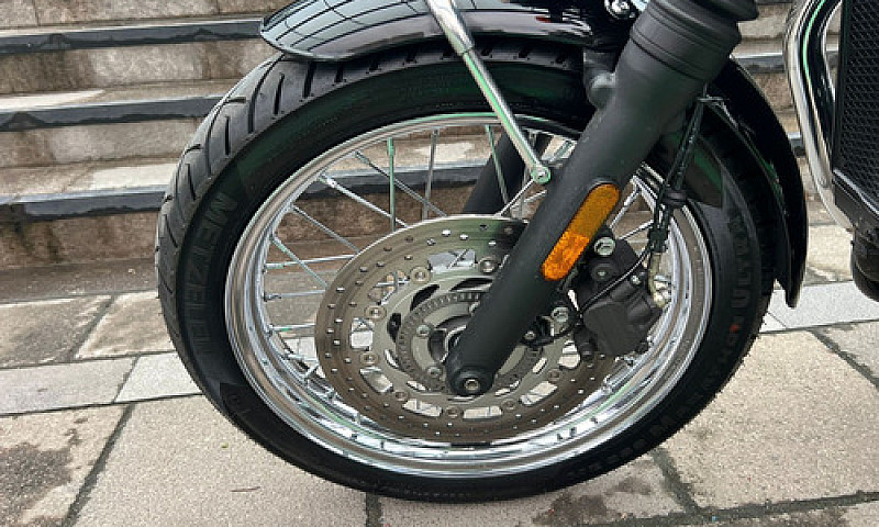 Moto Triumph Bonevil...