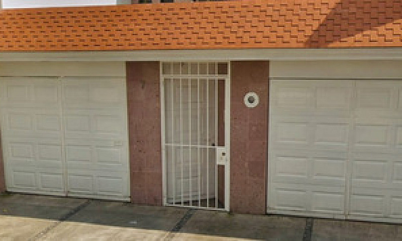 Casa En Venta, Ubica...