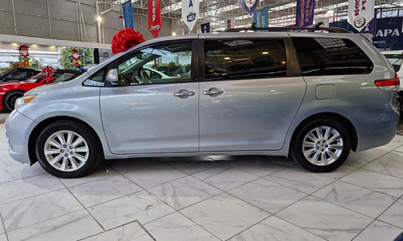 Toyota  Sienna  2013...