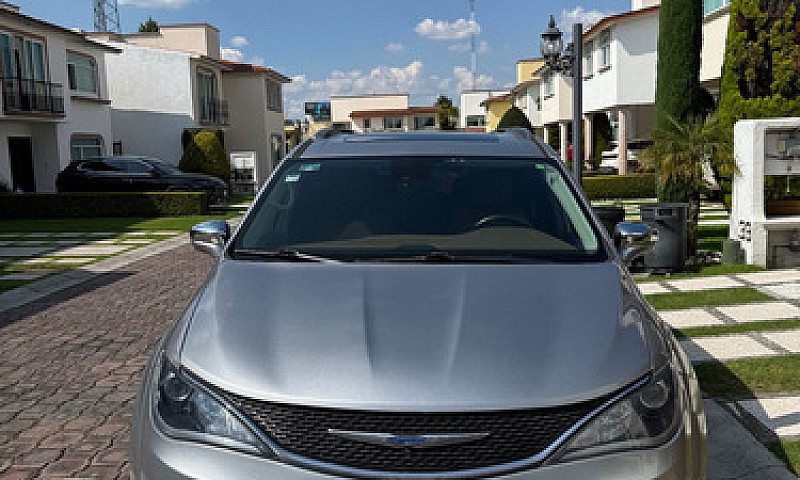 Chrysler Pacifica 3....
