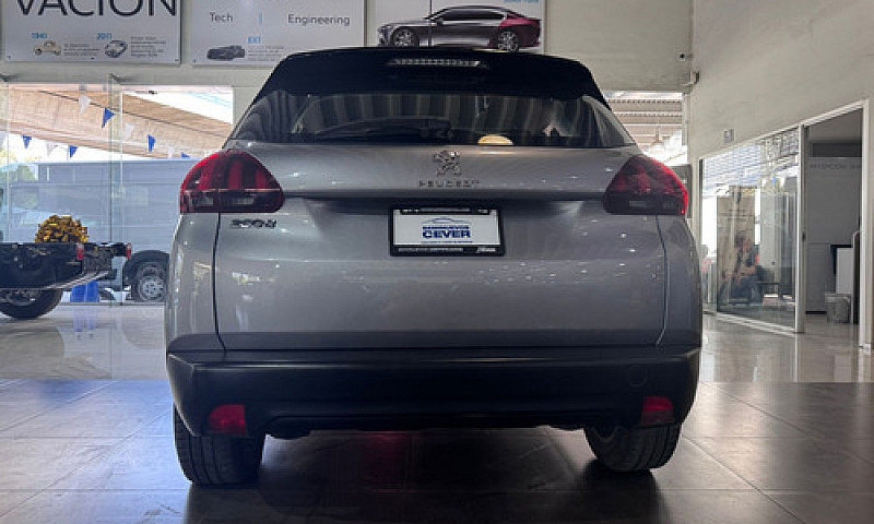 Peugeot 2008 2020...