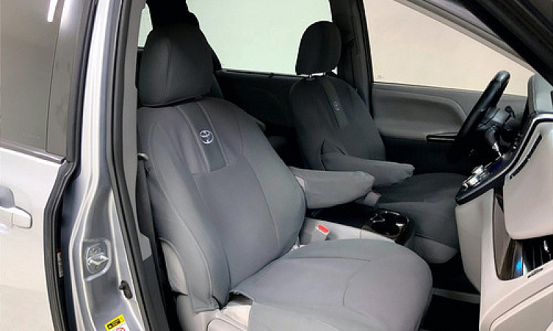Toyota Sienna 2015...