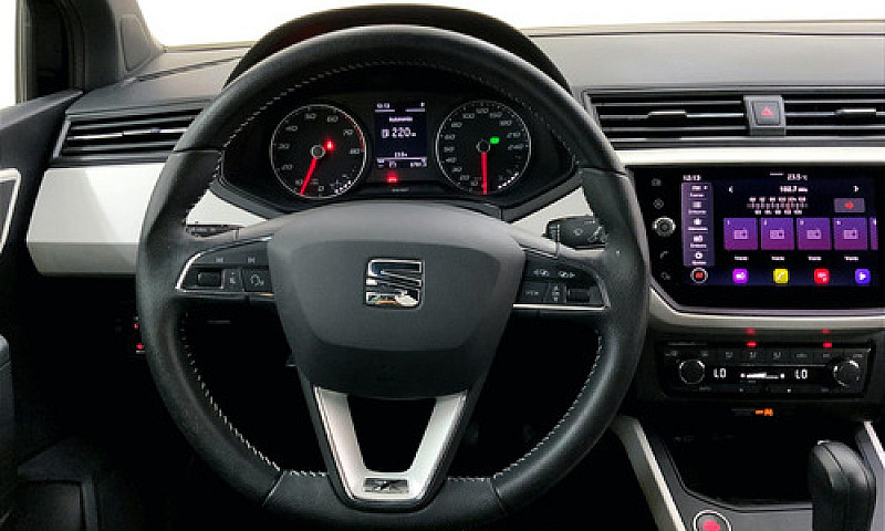 Seat Arona 2021...