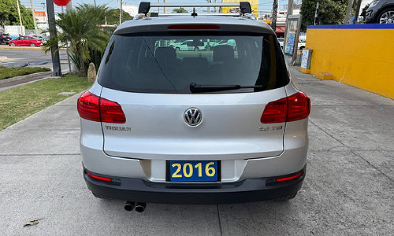 Volkswagen Tiguan Tr...