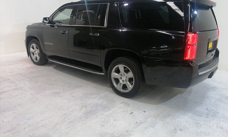 Chevrolet Suburban 2...