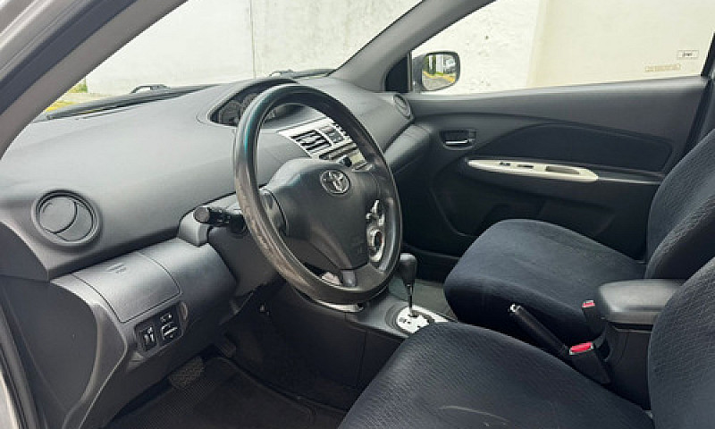 Toyota Yaris 1.5 Sed...