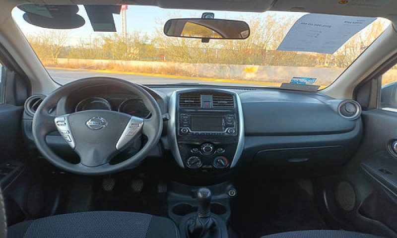 Nissan Versa 2018...