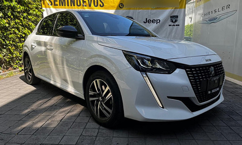 Peugeot 208 2023...