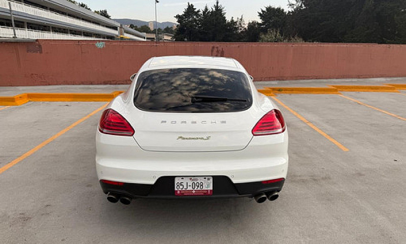 Porsche Panamera 3.0...