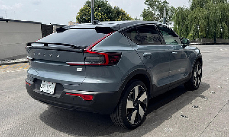 Volvo C40: Totalment...