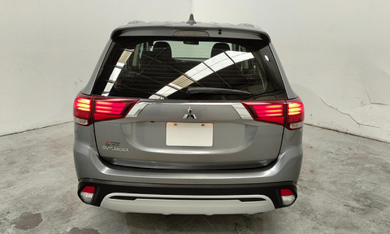 Mitsubishi Outlander...