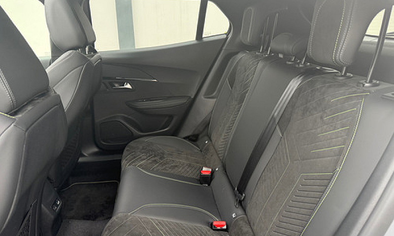 Peugeot 2008 1.2 Tur...