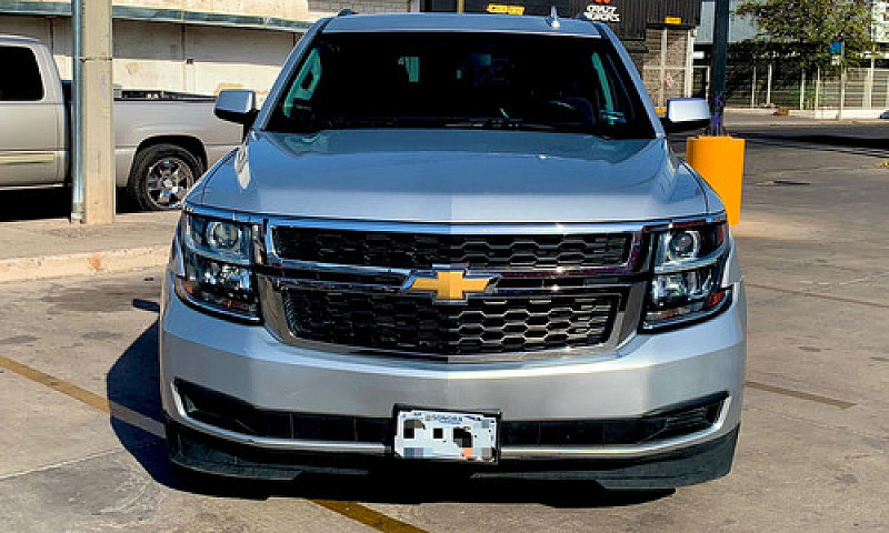 Chevrolet Suburban 5...