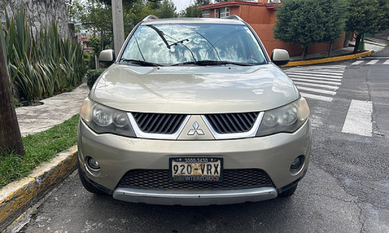Mitsubishi Outlander...