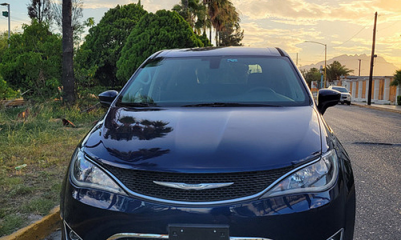 Chrysler Pacifica Ra...
