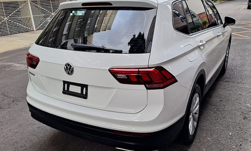 Volkswagen Tiguan 1....