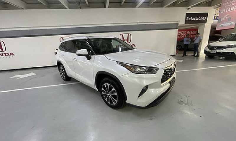 Toyota Highlander 3....
