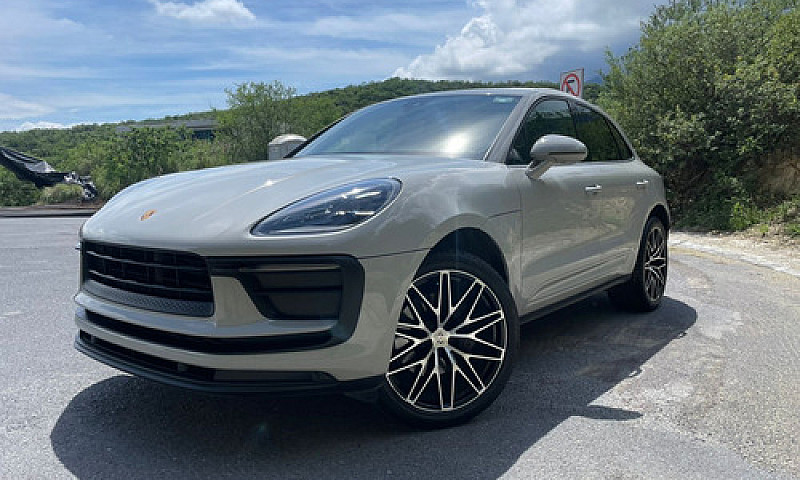 Porsche Macan Turbo ...